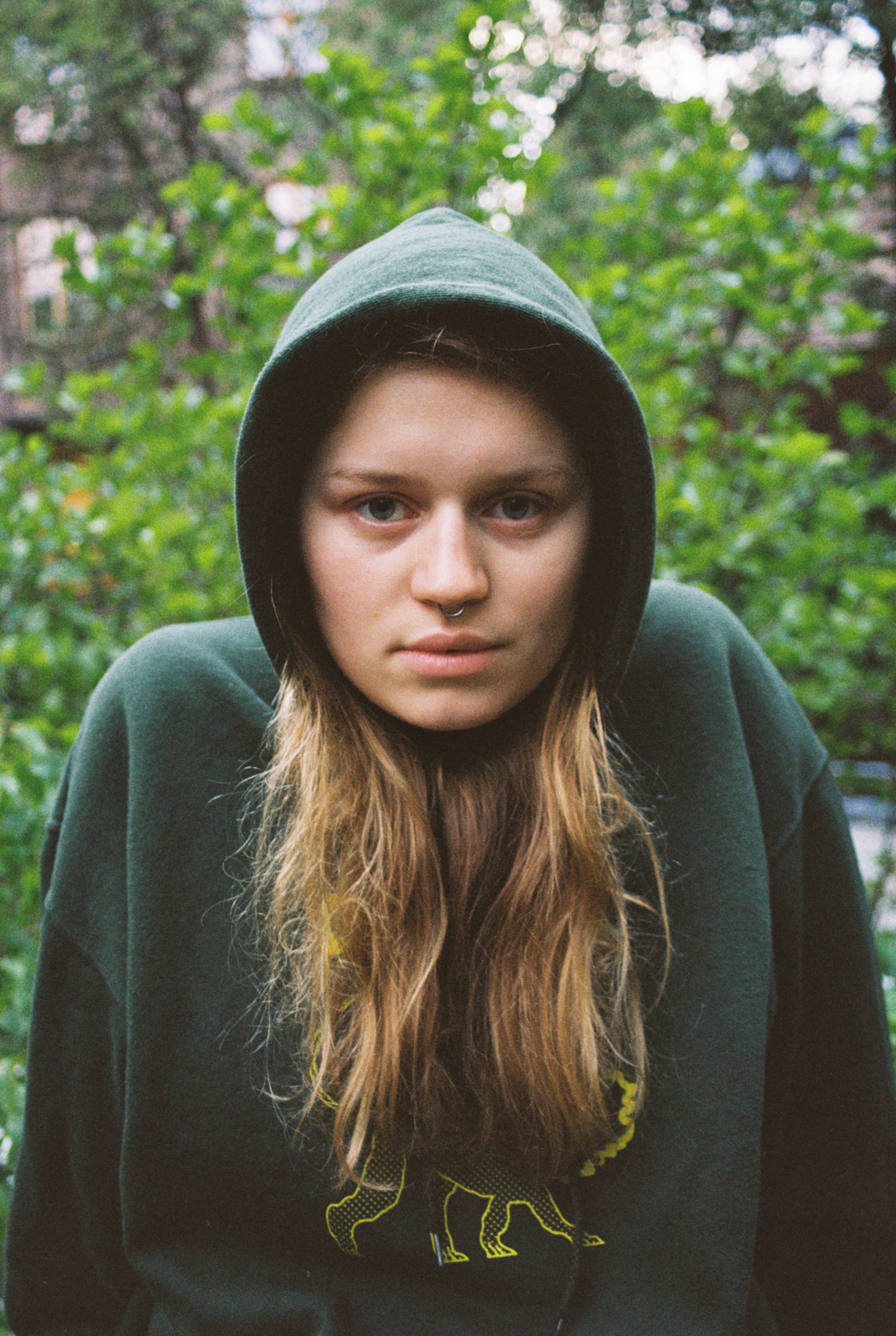 girl in red Shares Holiday Single "two queens in a king sized bed