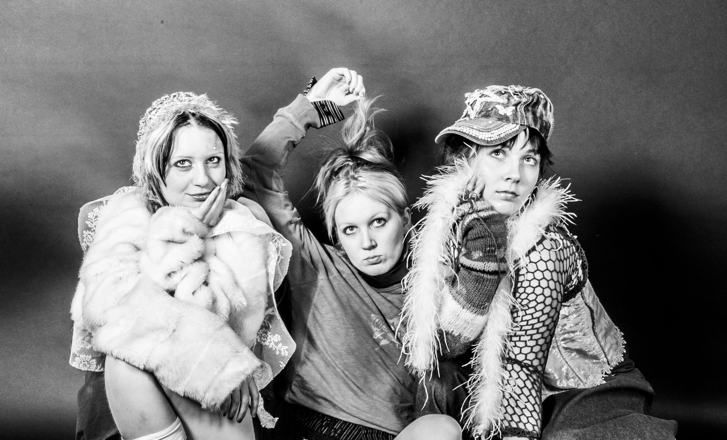 GRÓA Signs With FOUND, Performing In US For First Time - Ghettoblaster ...